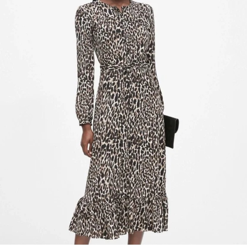 Banana Republic Leopard Print Midi Dress
Size 6